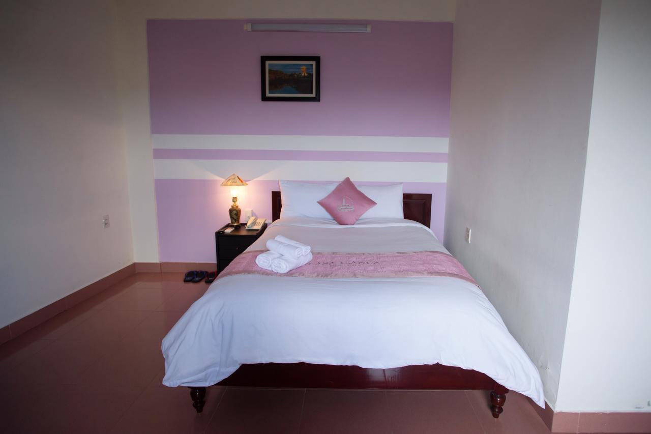 Casablanca Boutique Hotel Hue Exterior foto